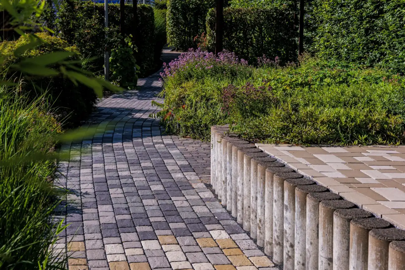 Garten- / Landschaftsbau: Außenanlagen & Grünflächen